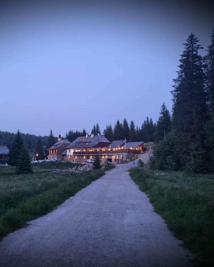 Pivovar Lyer Модрава Экстерьер фото